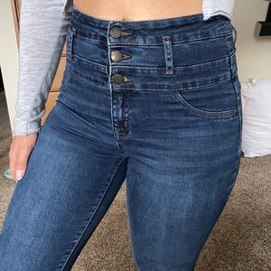 High Waisted Jeans